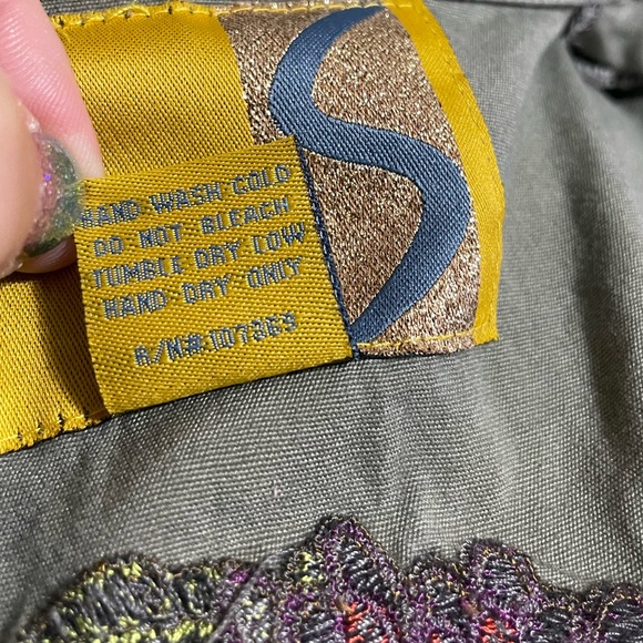 Military green denim jacket MEDIUM cropped embroidered floral vintage vntg Y2K - Picture 15 of 15